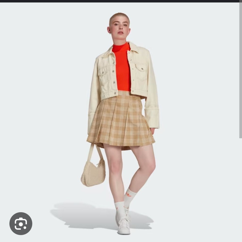 ❤️‍🔥Adidas collegiate skirt ❤️‍🔥( BNWOT) SIZE XS
